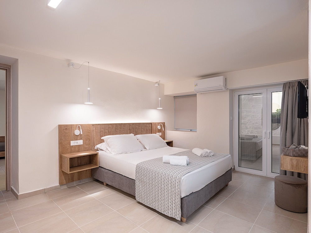 Casa D Irene Deluxe Hotel 8/50