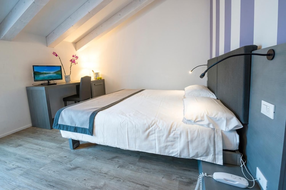 HOTEL BAVARIA 14/30