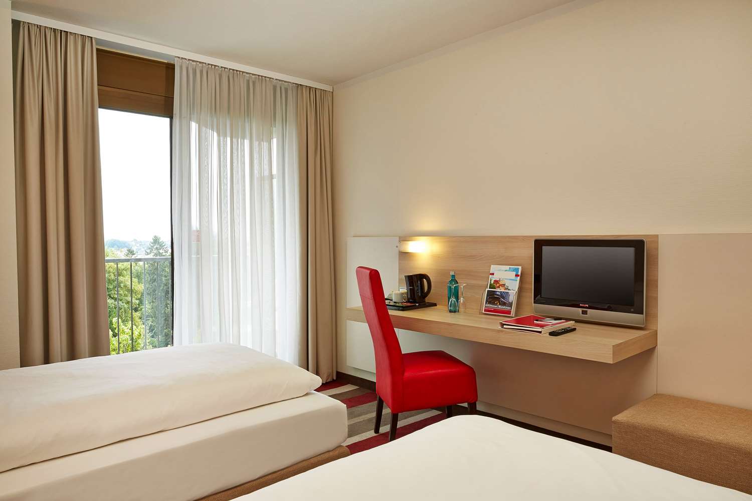 H+ HOTEL BAD SODEN 13/32