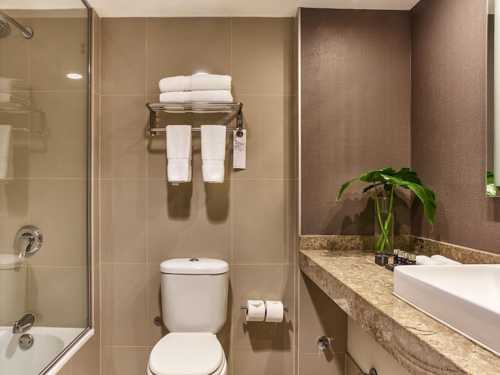 Pullman Lima San Isidro 48/49