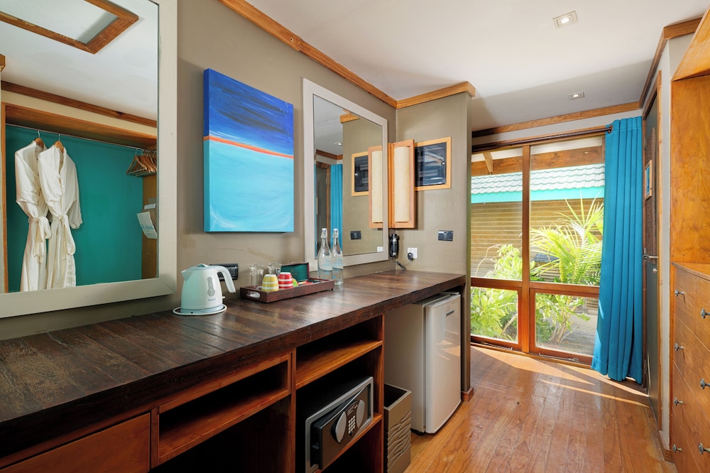 Canareef Resort Maldives 64/65