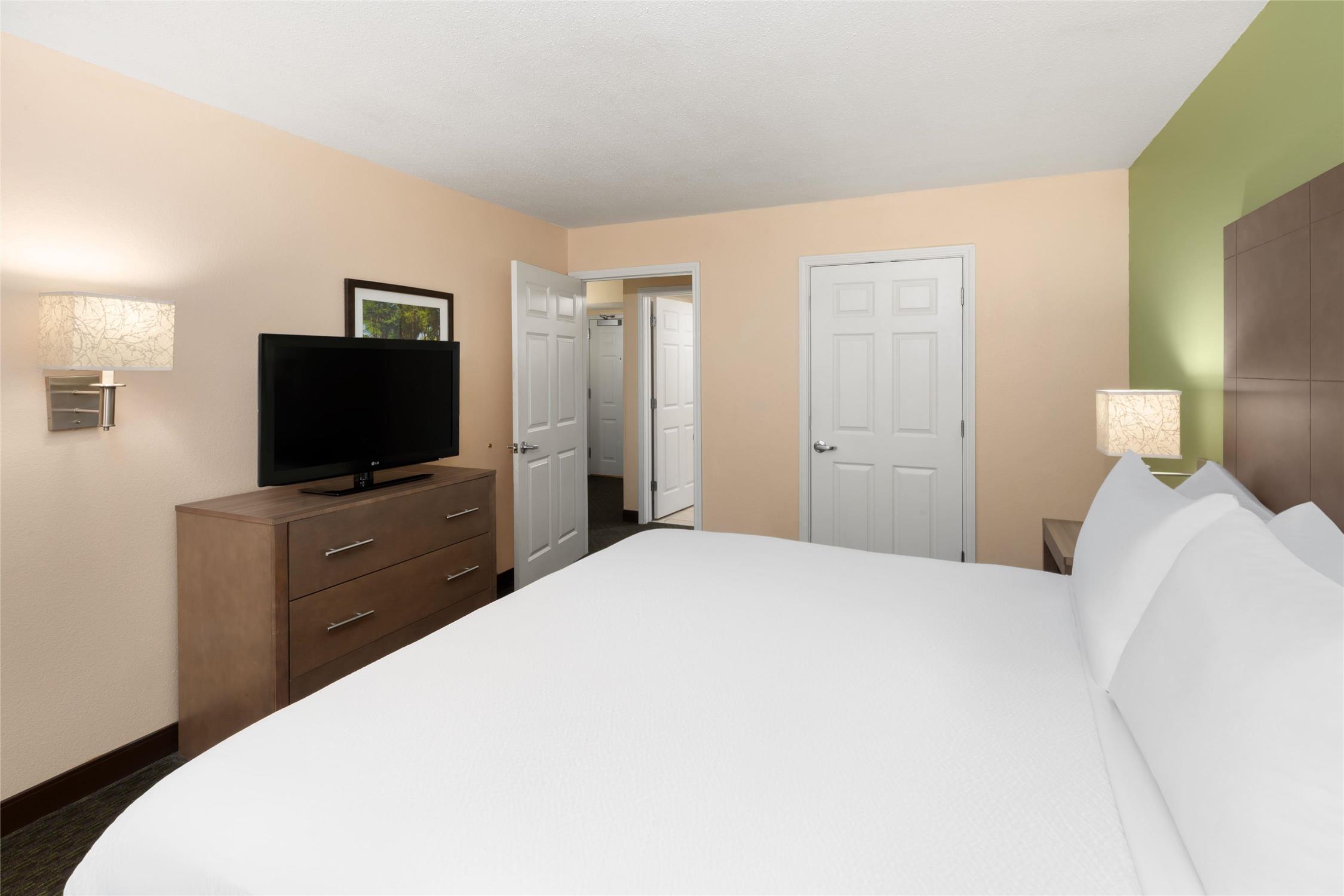 La Quinta Inn and Suites by Wyndham San Antonio Medical Ctr NW 21/65
