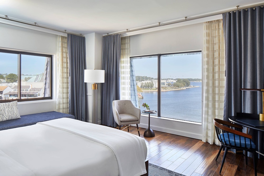 Annapolis Waterfront Hotel Autograph Collection 8/56