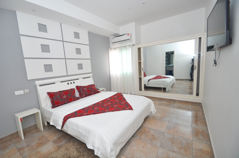 Miliet Hotel 5/30
