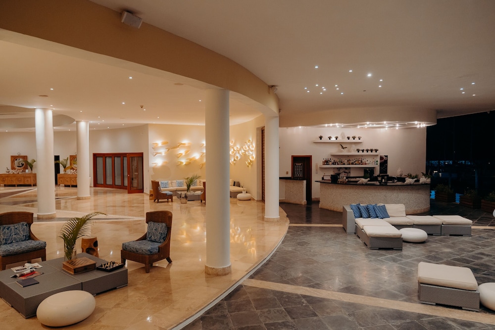 The Bannister Hotel and Yacht Club 6/50