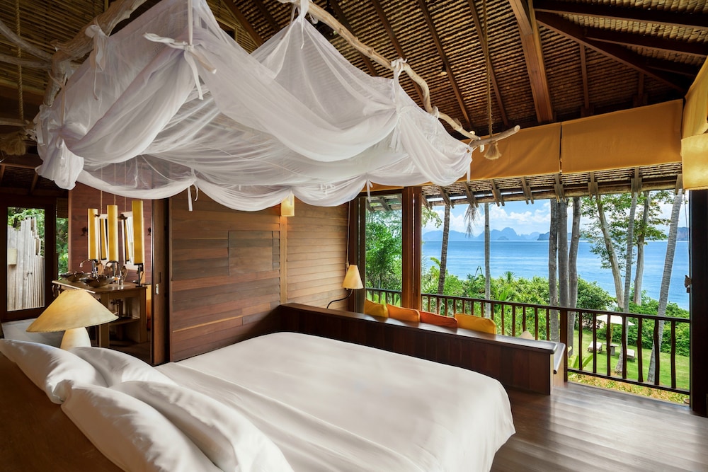 Pool, Villa, King Bed, Beach Front