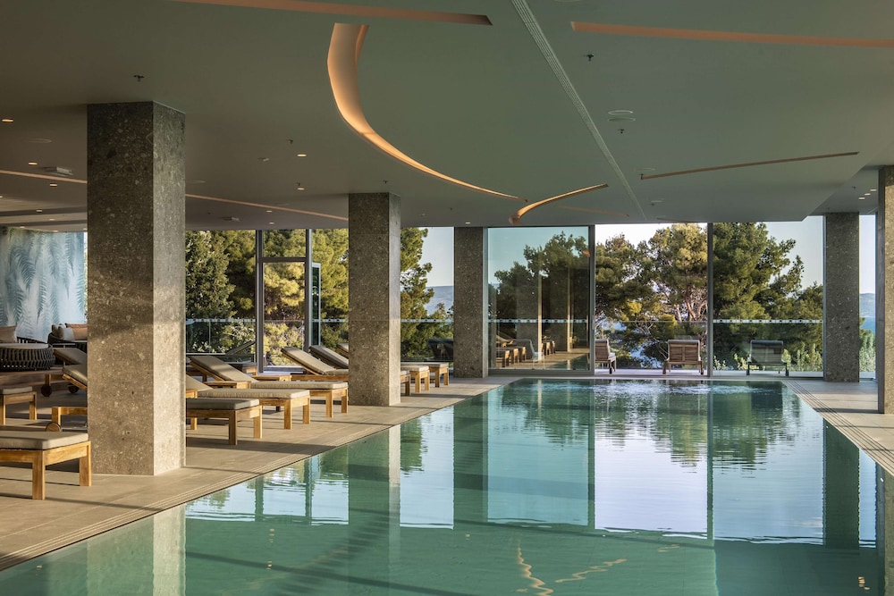 swimming pool spa