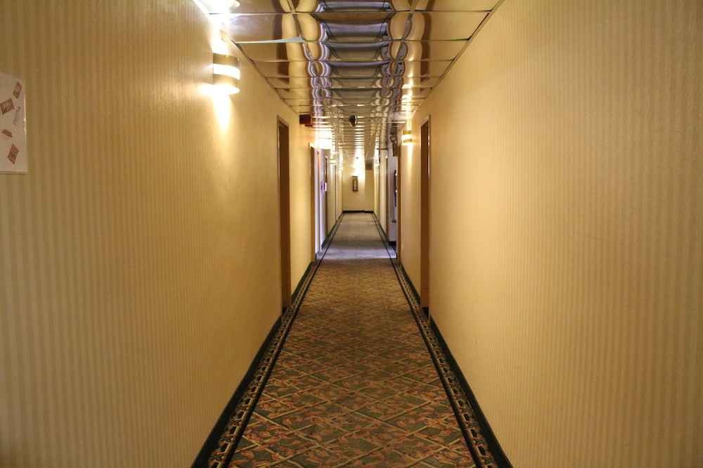 Jfk Inn Jamaica 40/42