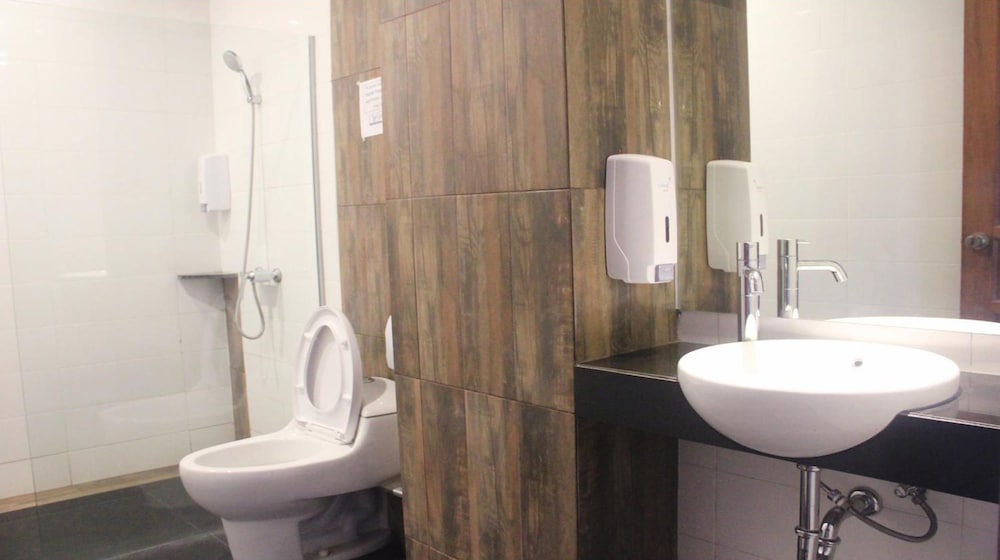 Livinn Hostel City Center Surabaya 21/21