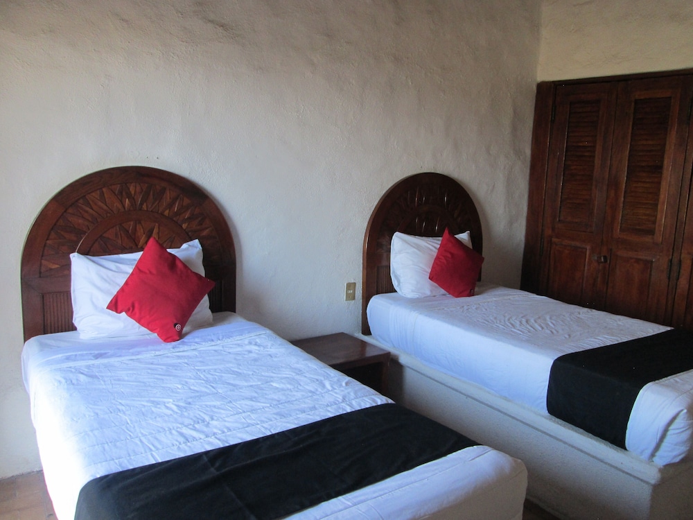 Hotel Plaza Tucanes 28/50