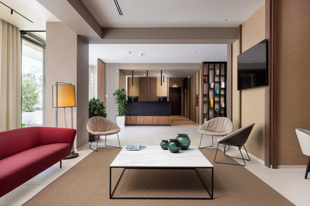 B21 Hotel 13/37