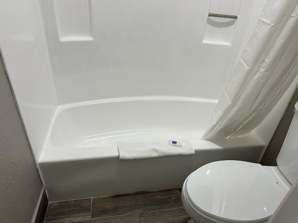 Motel6 Omaha, NE 53/55