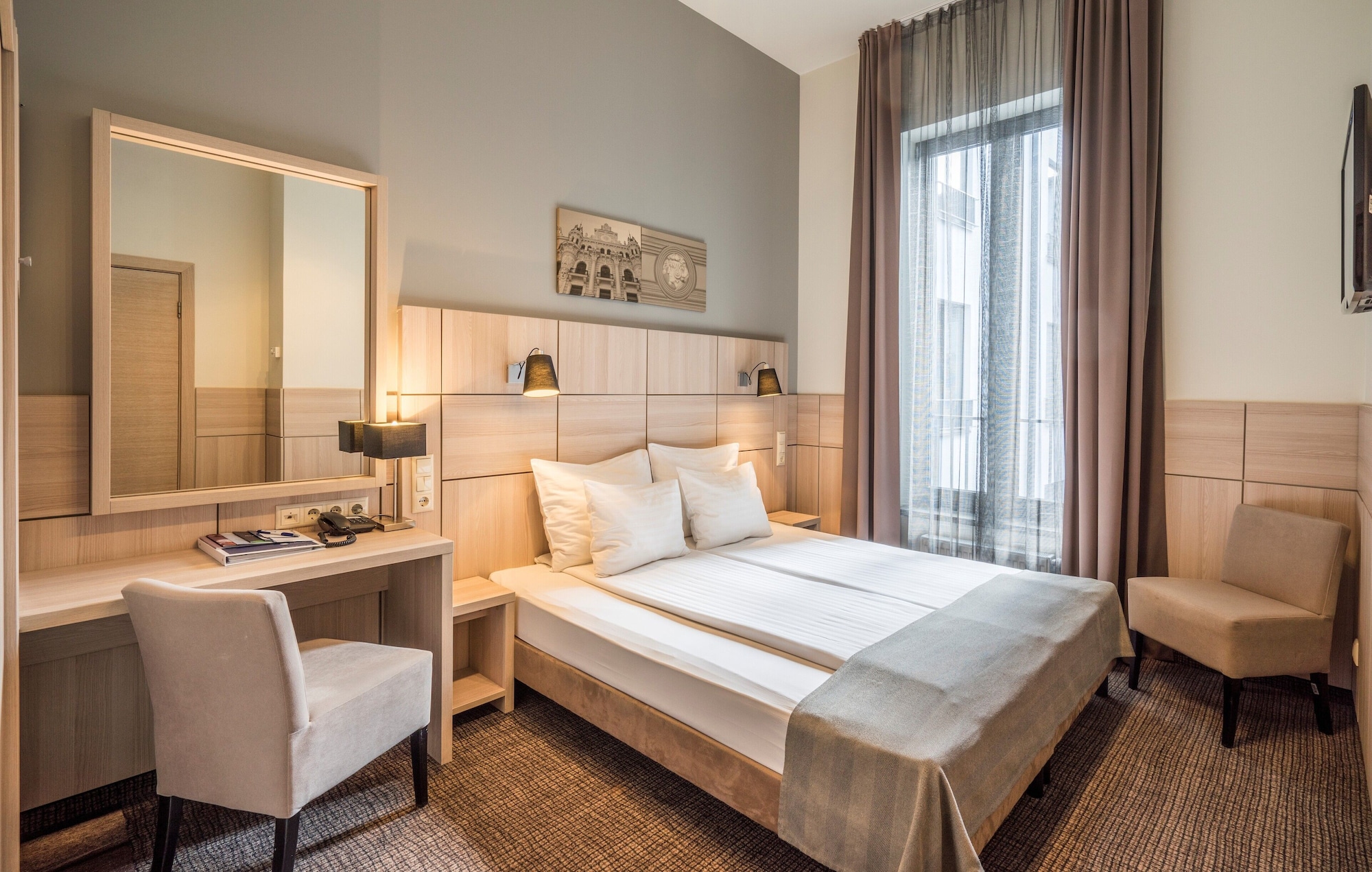 STANDARD, DOUBLE OR TWIN BED