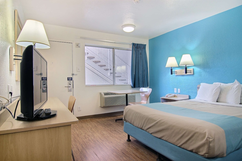 Motel6 Lubbock, TX 19/42