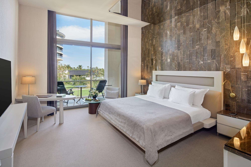 Family Suite, Land, Double and Twin Beds