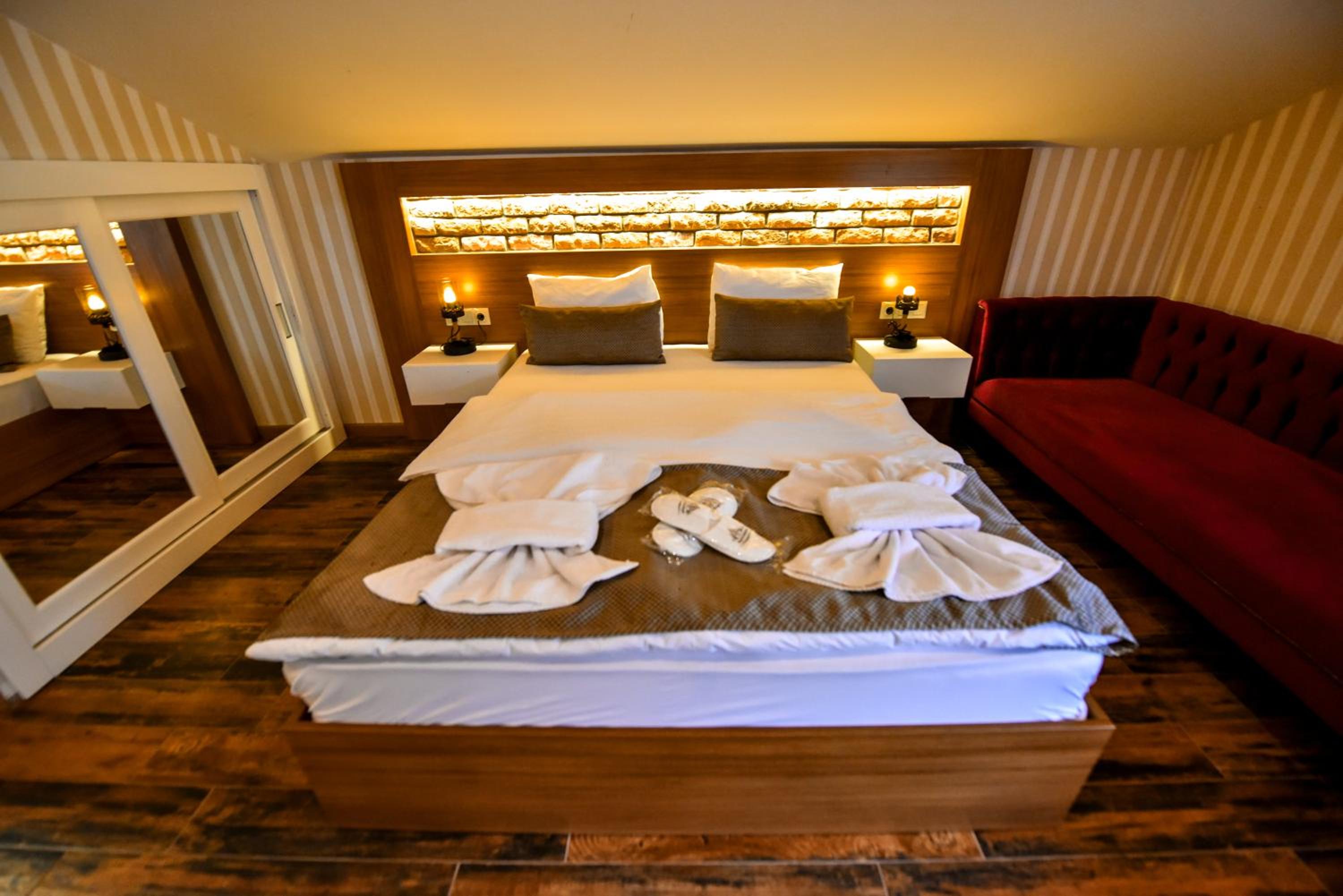 Suite, 2 Bathrooms