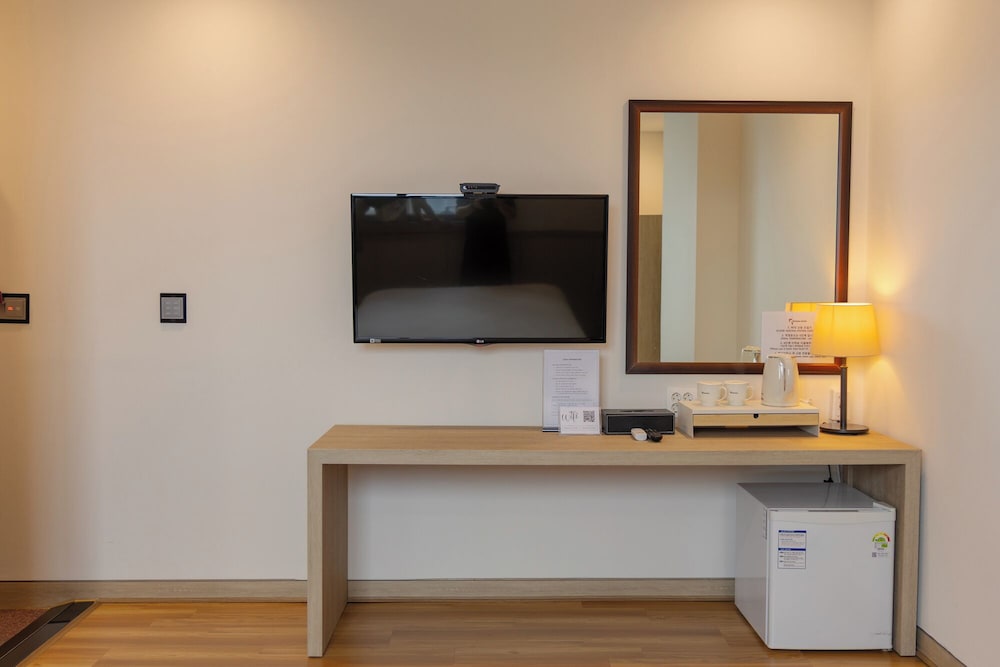 ROSANA BOUTIQUE HOTEL 55/62