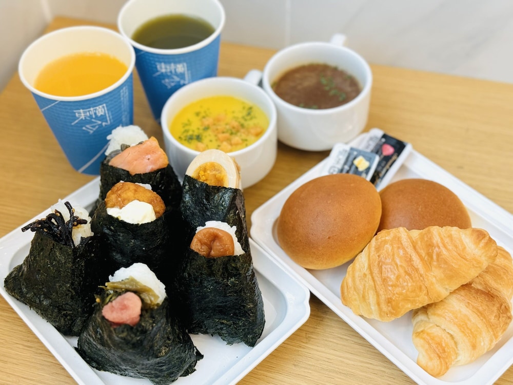 Toyoko Inn Yokohama-Eki Nishi-Guchi 38/42