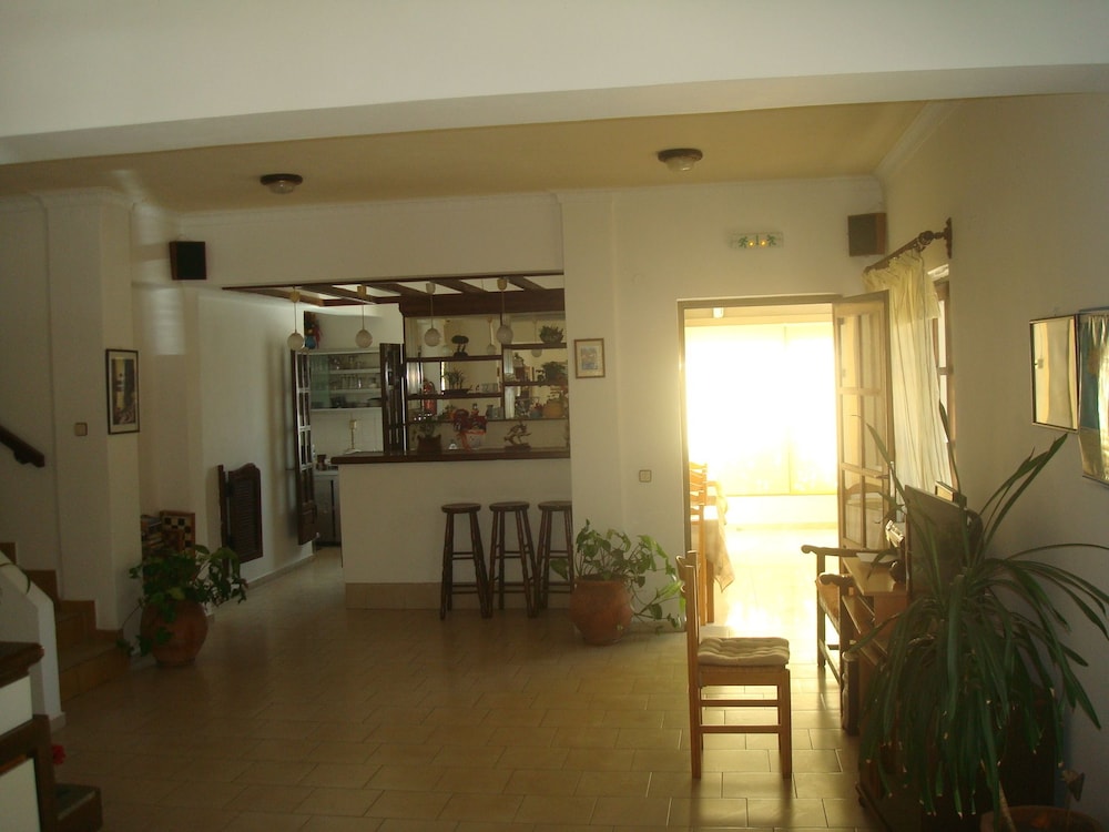 Aghas Hotel 40/60