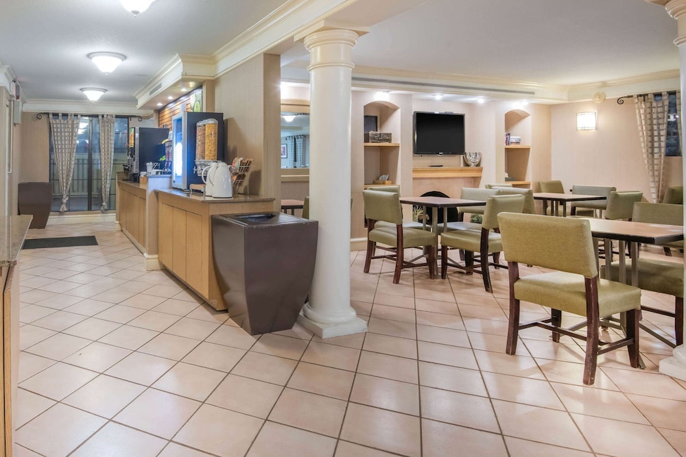 La Quinta Inn By Wyndham Colorado Springs Garden of the Gods 35/44