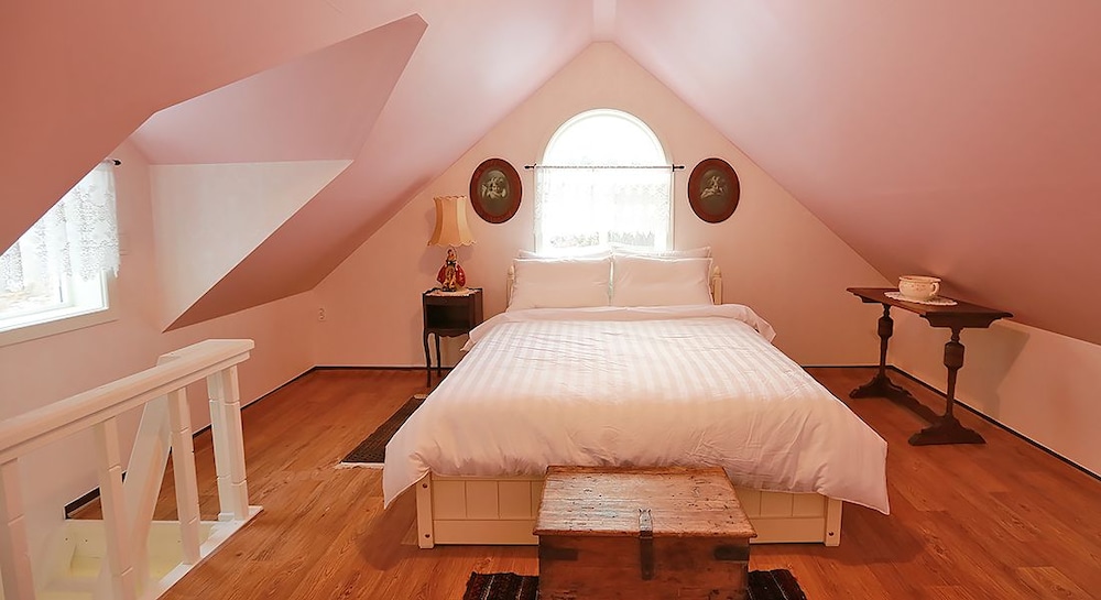 Kismet Cottage 3/26