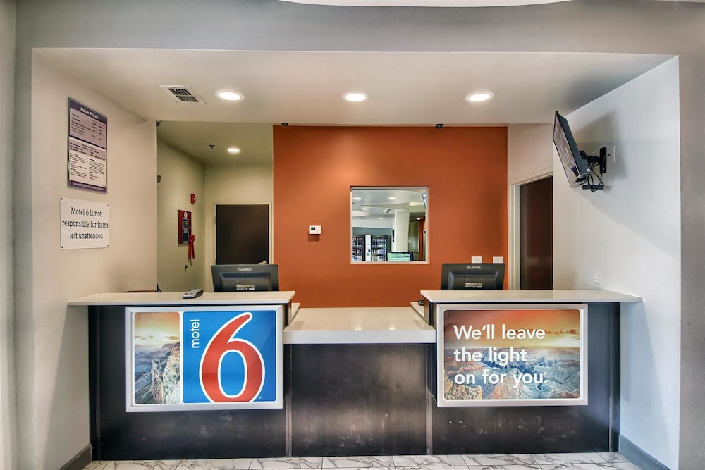 Motel6 Weslaco, TX 10/58