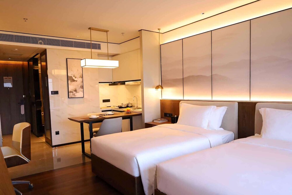Howard Johnson Optics Valley Hotel Wuhan 5/34