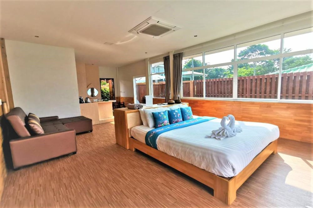 Mountain Resort Koh Lipe 15/70