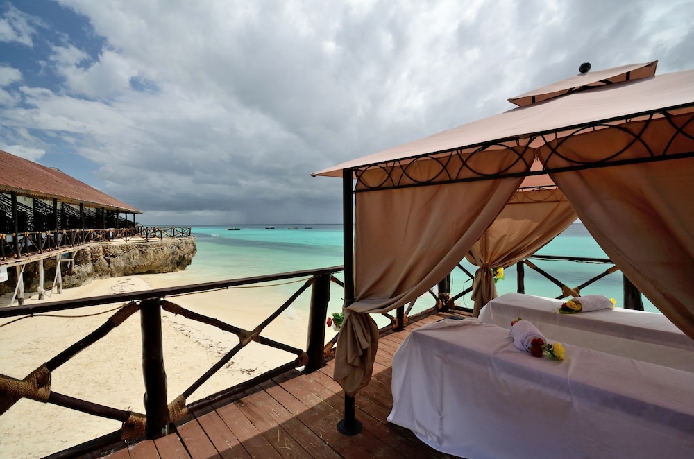 Amaan Beach Bungalows 28/38
