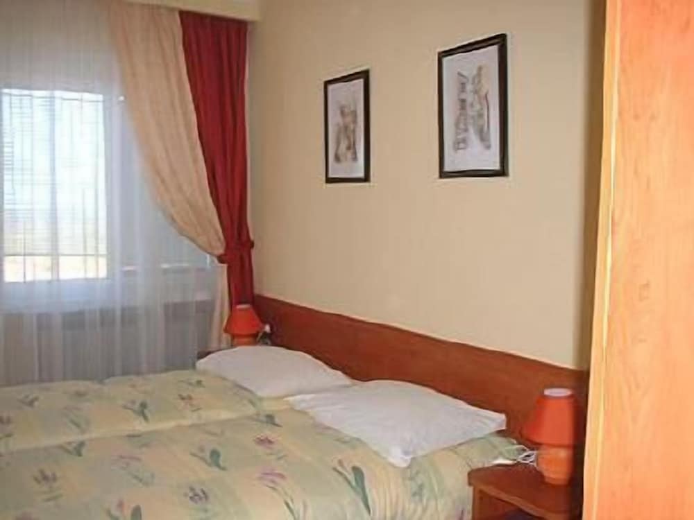 Pula Hotel 8/37