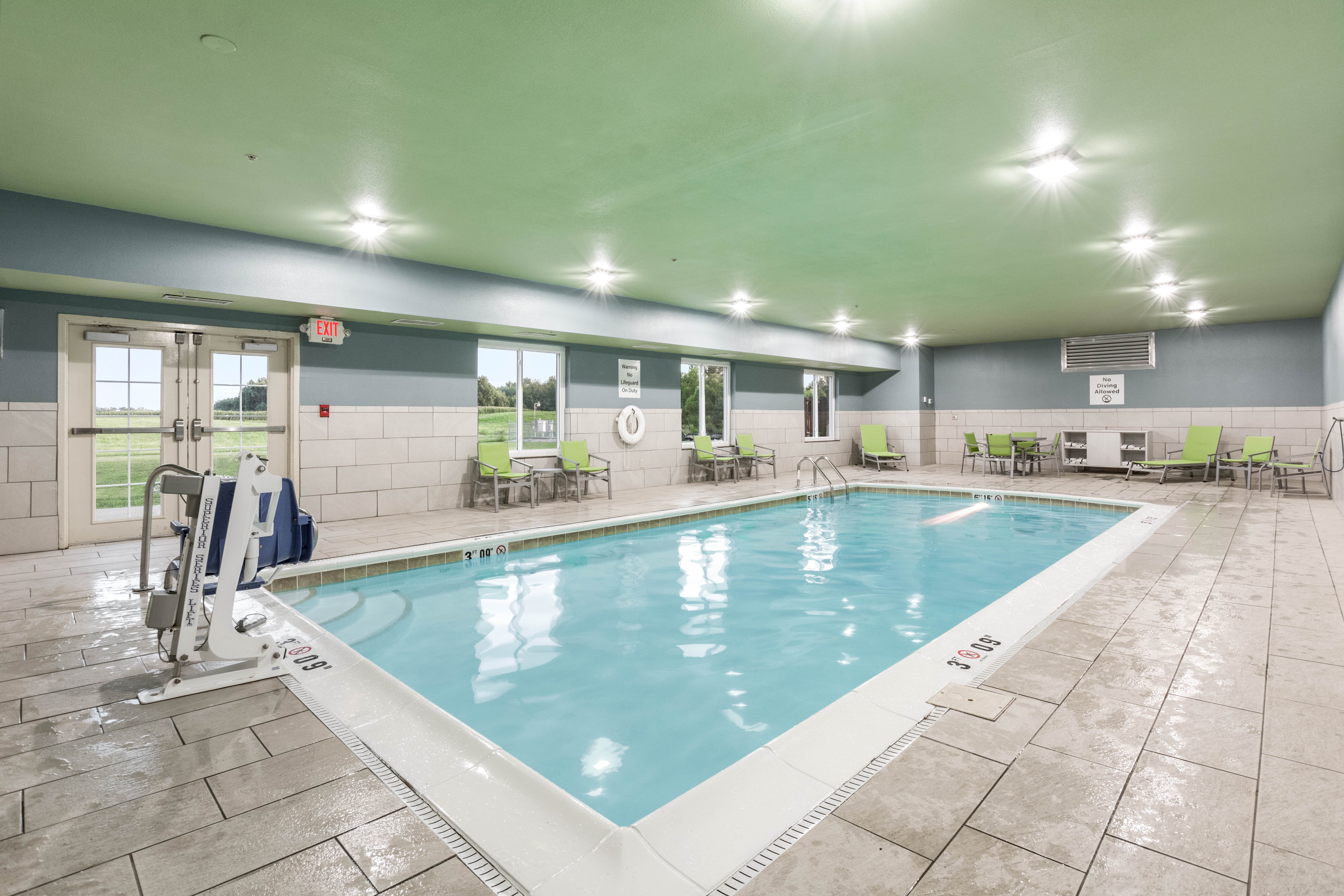 Holiday Inn Express Hotel Suites Jasper 48/49