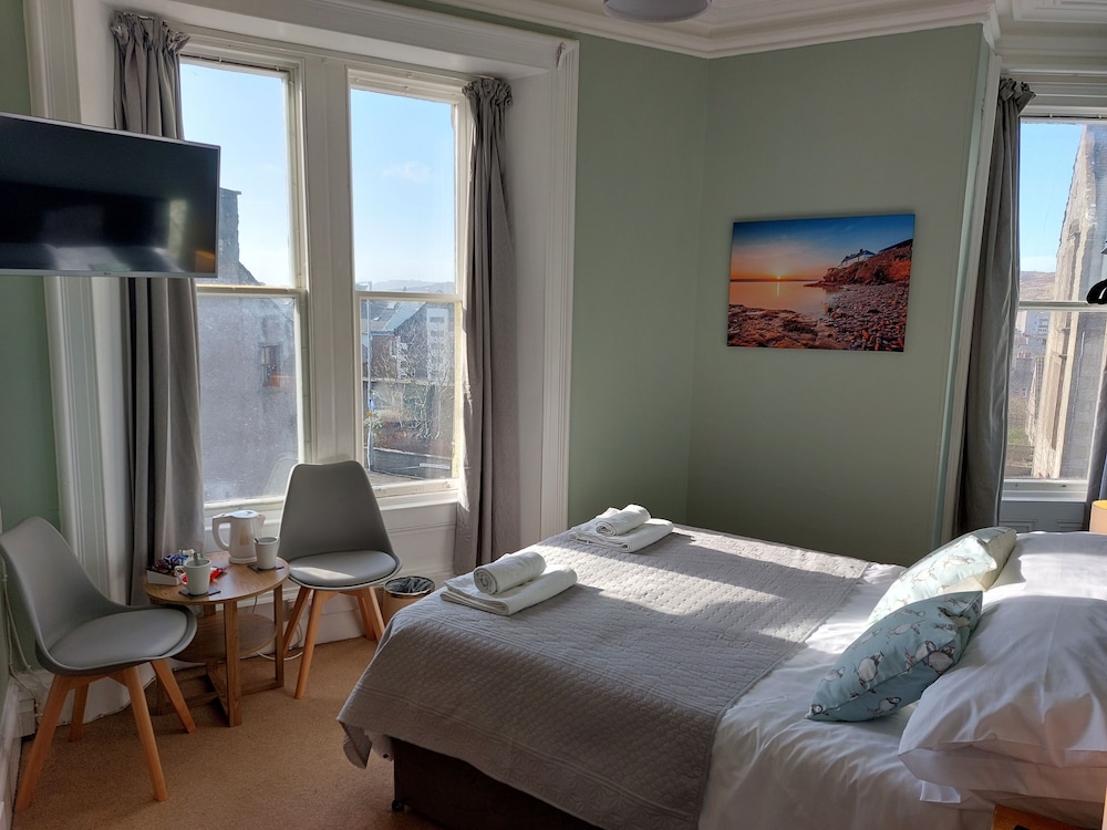 Eddlewood Guest House 8/43