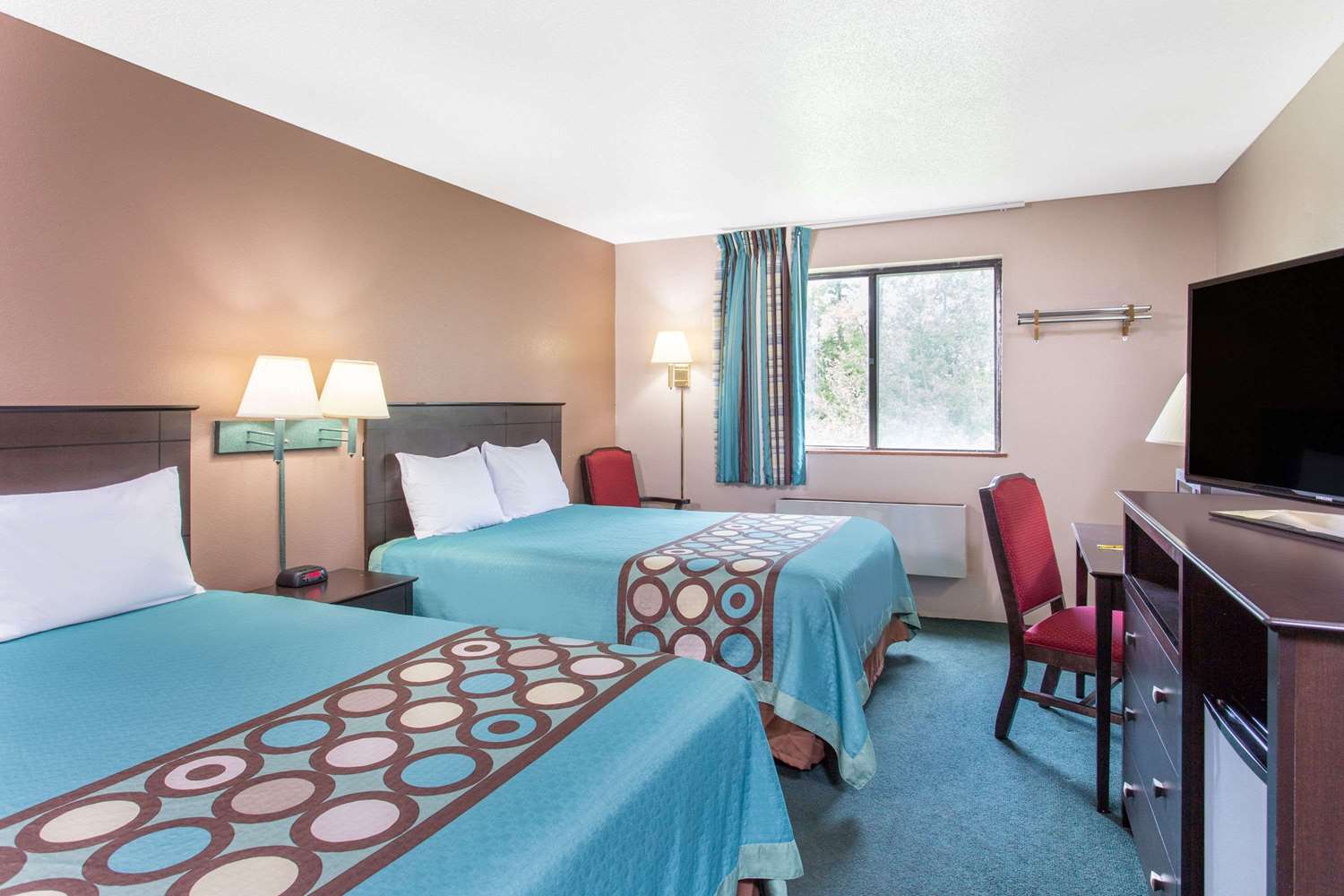 Super 8 by Wyndham Austin MN 4/9