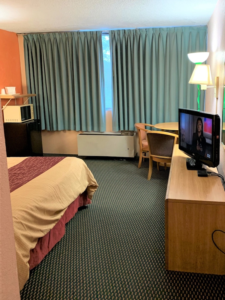 Red Carpet Inn & Suites Lima 36/64