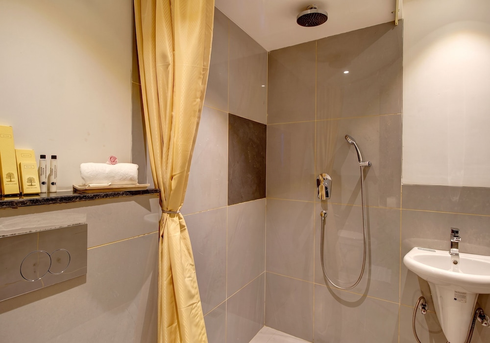 Rhythm Gurugram - Hotel & Suites 50/50