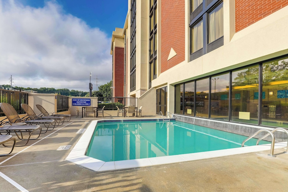 DRURY INN AND SUITES ATLANTA MARIETTA 46/50