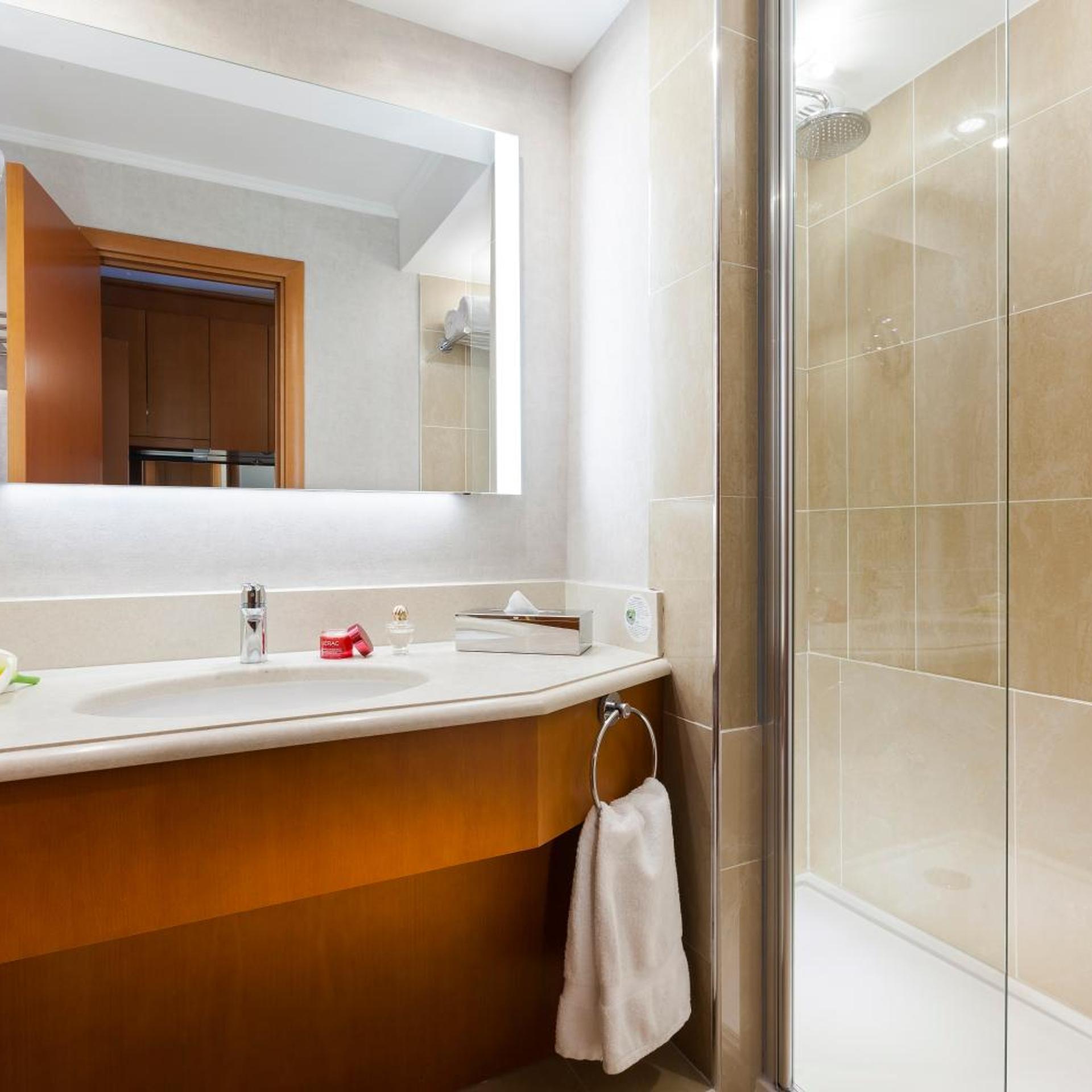 Junior Suite, Double Bed, Pool View, Terrace