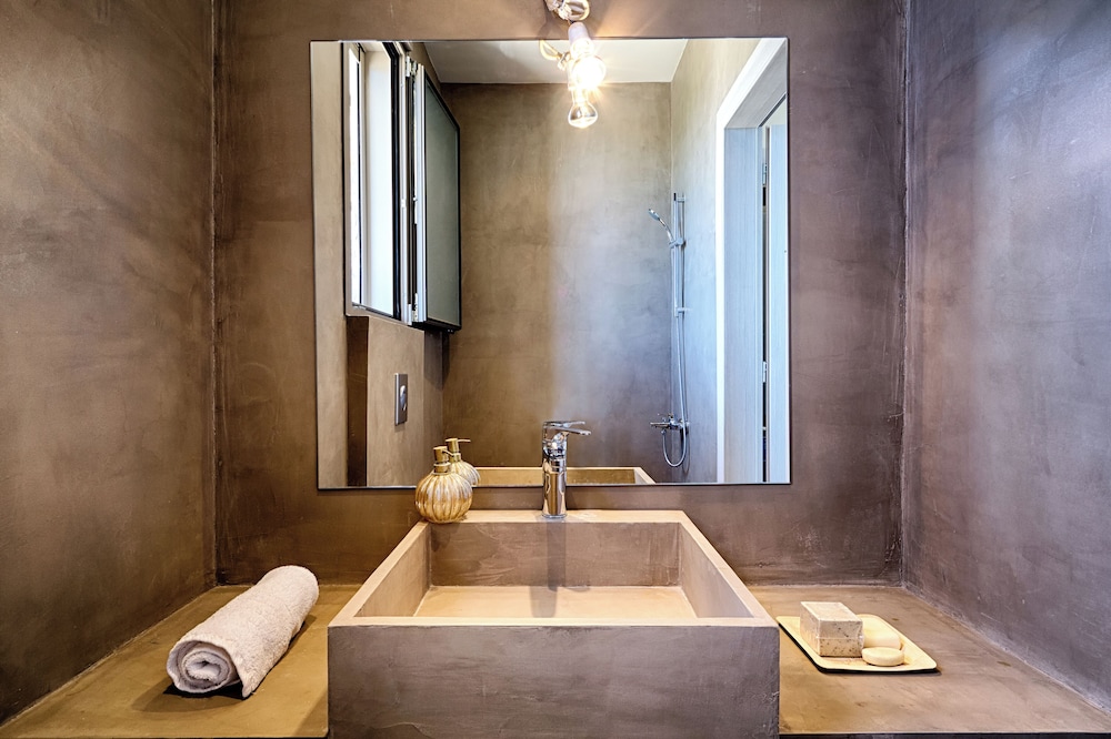 Euphoria Suites 39/41