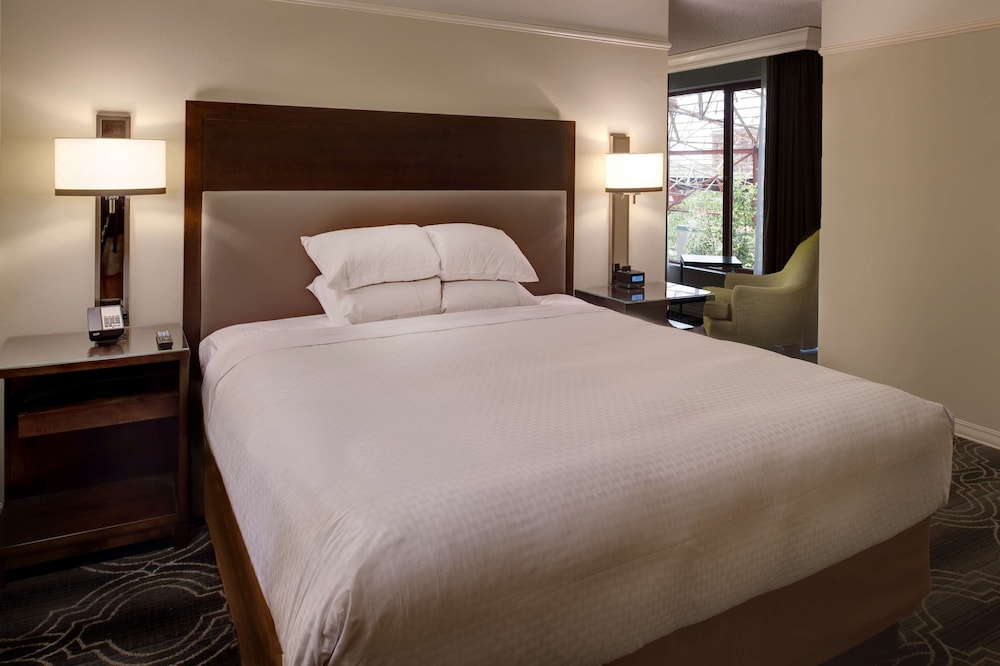 St. Louis Union Station Hotel Curio Collection By Hilton 13/82