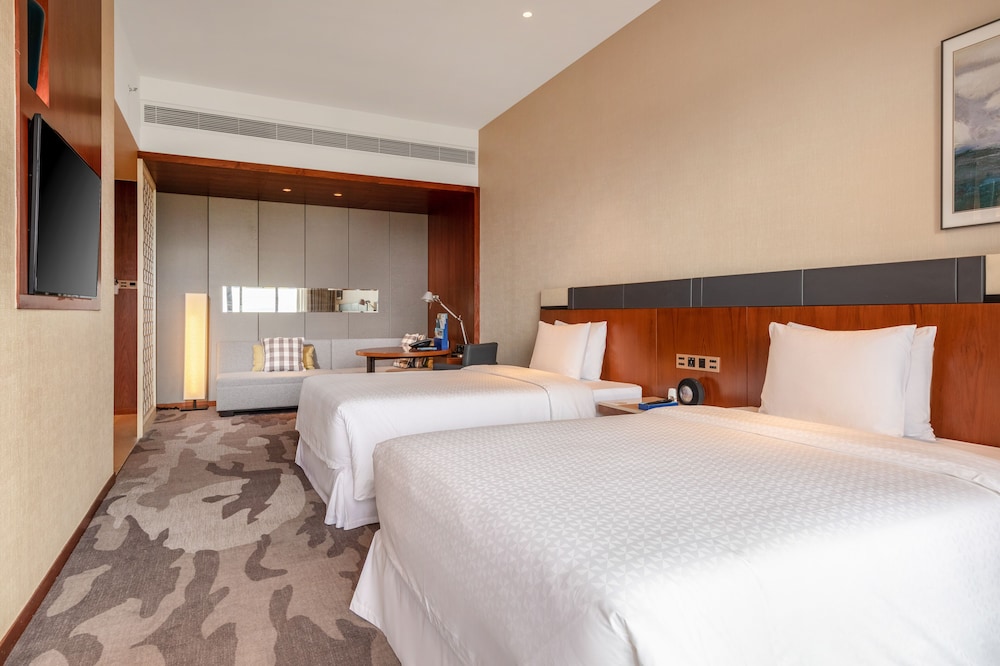 Four Points By Sheraton Guangdong Heshan 6/37
