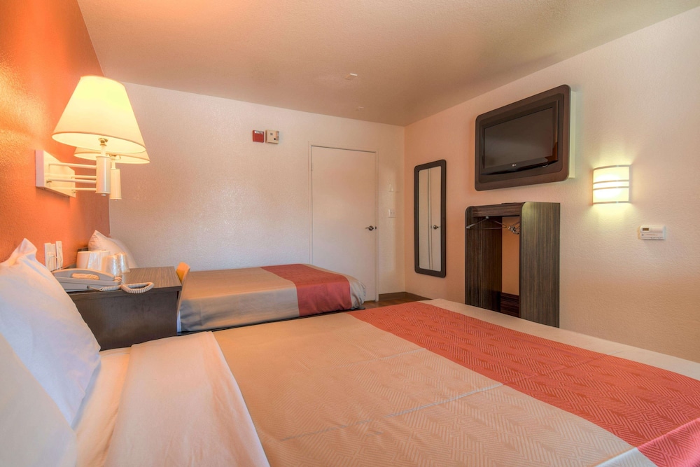 Motel6 Chula Vista, CA - San Diego 27/51