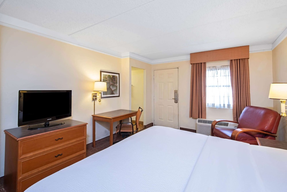 La Quinta Inn San Antonio Lackland 13/49