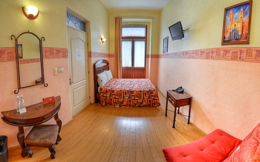 Hotel La Alhondiga 44/58