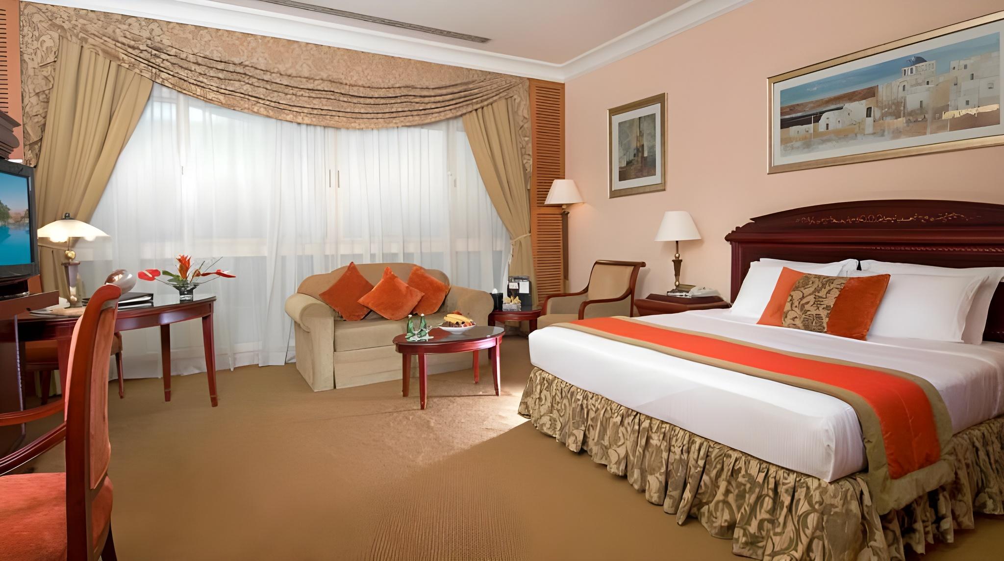 SUPERIOR ROOM (UNLIMITED PARK ACCESS)