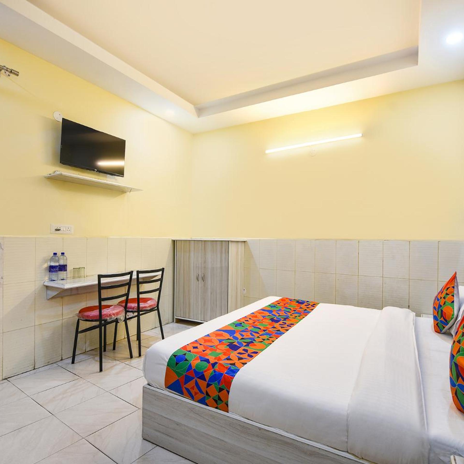 Hotel Surya Palace 8/25