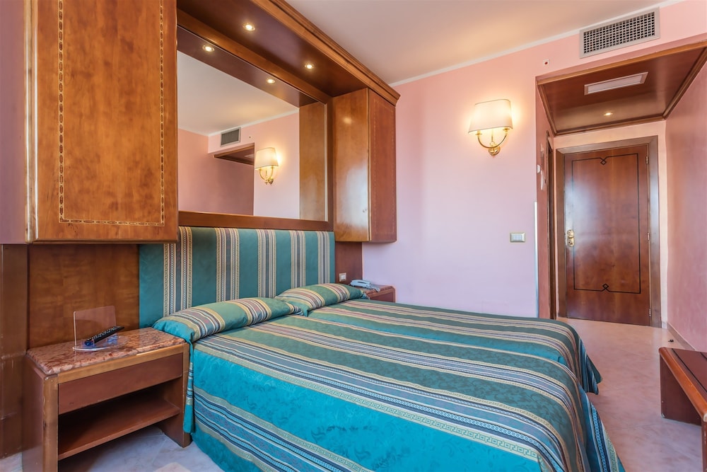 Raeli Hotel Siracusa 7/30