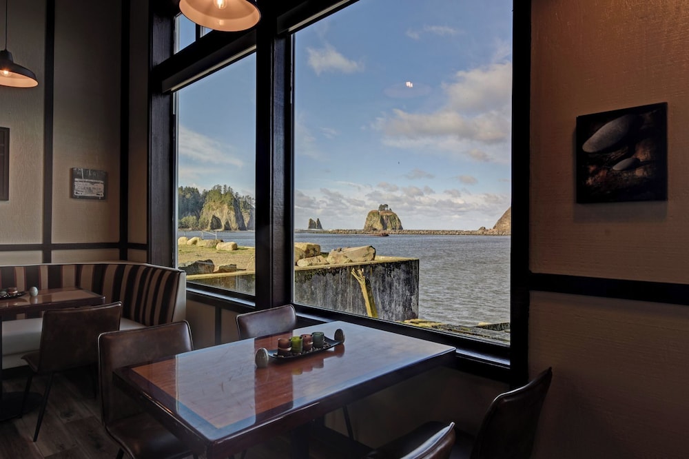 Quileute Oceanside Resort 37/50