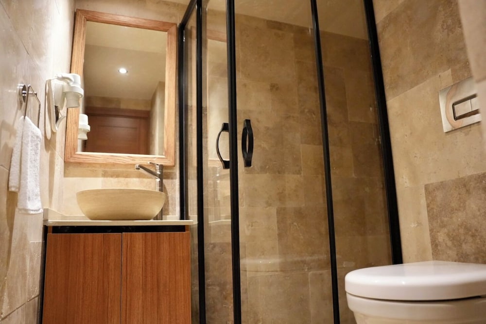Khalkedon Suite 45/50