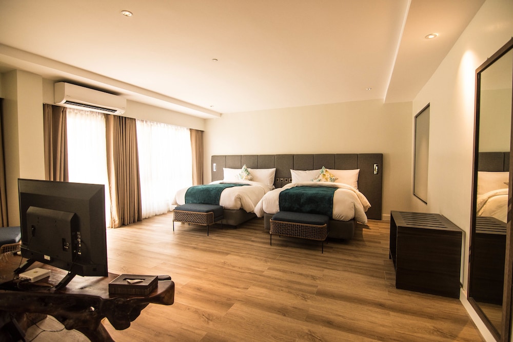 Pinnacle Boracay 39/67