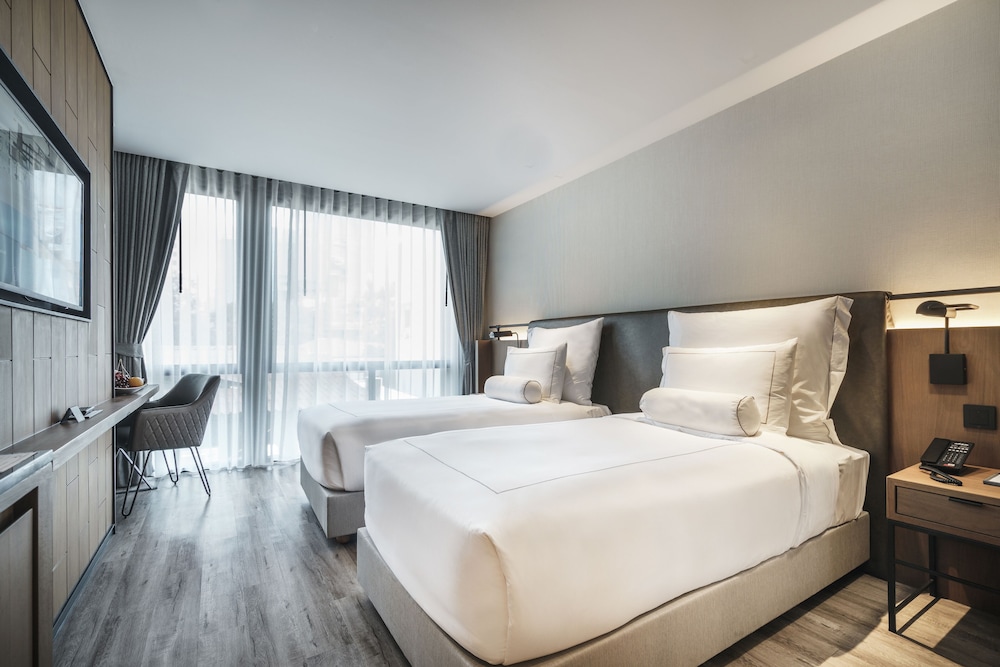 SUPERIOR, TWIN BEDS